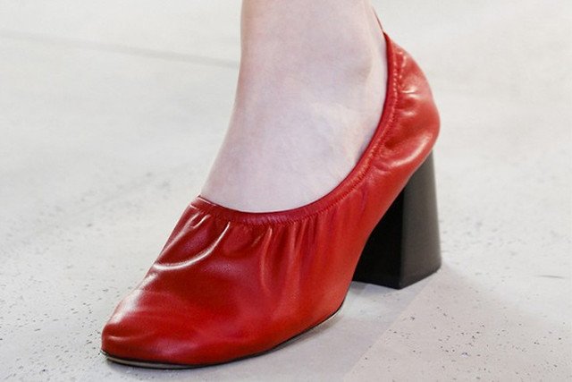 Buty-koszmarki, czyli nowy trend od Celine.