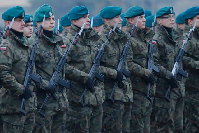 PO podkreśla, że nie zamierza wracać do powszechnego poboru