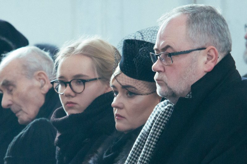 Najbliżsi Pawła Adamowicza podczas pogrzebu.
