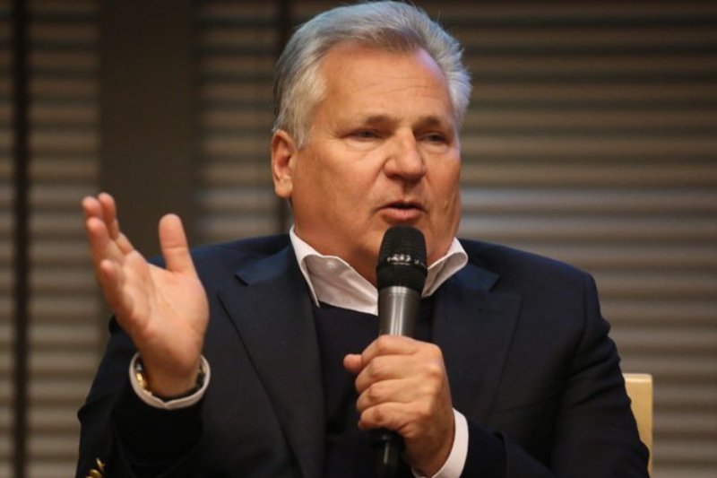 Aleksander Kwaśniewski skarży się na COVID-19. Były prezydent opowiada o drażniących objawach