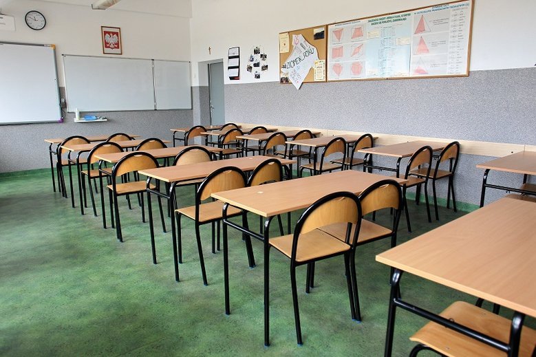 Afera w gminie Piekoszów. Pracownikom szkoły obcięto etaty.