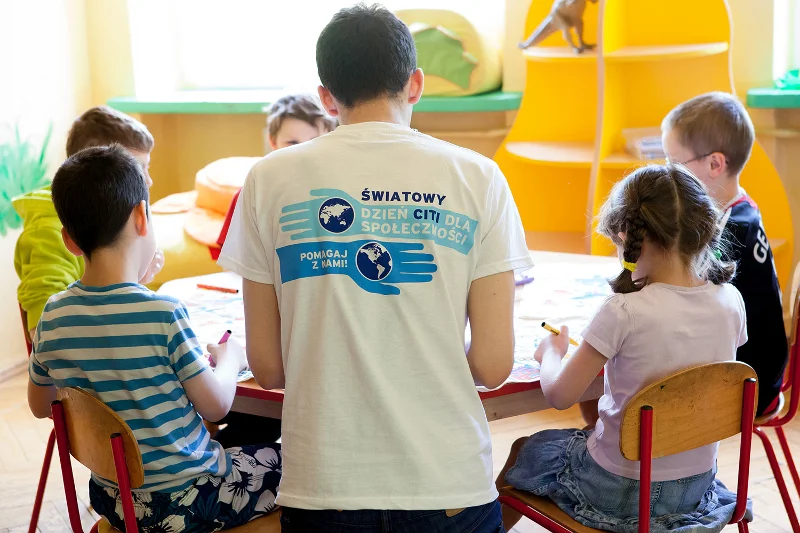 Radość, jaką można sprawić dzieciom, to jedna z wielu motywacji wolontariuszy pracowników