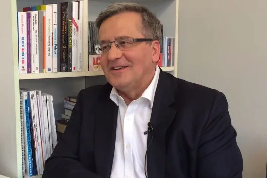 Bronisław Komorowski rozpoczyna nowy etap kampanii i planuje otwarcie na internautów i młodszych wyborców.