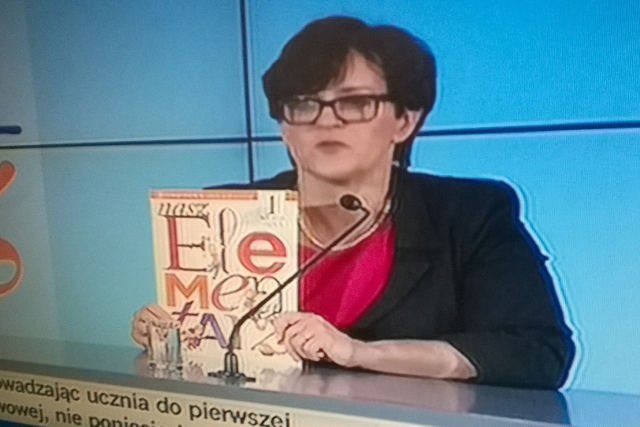 Minister edukacji Joanna Kluzik-Rostkowska zademonstrowała "Nasz elementarz"