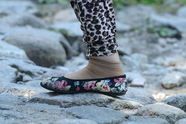 Fotograf zrobił zdjęcia obuwia na tatrzańskich szlakach. Galeria jest hitem mediów społecznościowych.