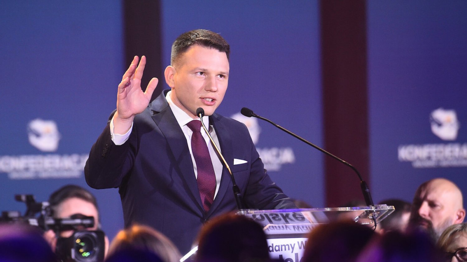 Konfederacja zyskuje poparcie, traci Koalicja Obywatelska.