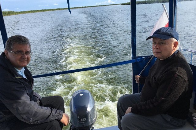 Joachim Brudziński chwali się, że wędkował z prezesem.