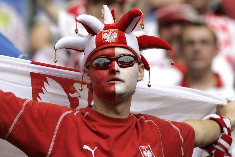 Polscy kibice liczą, że po raz pierwszy od 1974 roku nasza reprezentacja wygra swój pierwszy mecz w turnieju piłkarskim