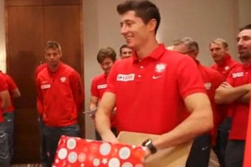Robert Lewandowski od lat angażuje się w Szlachetną Paczkę.