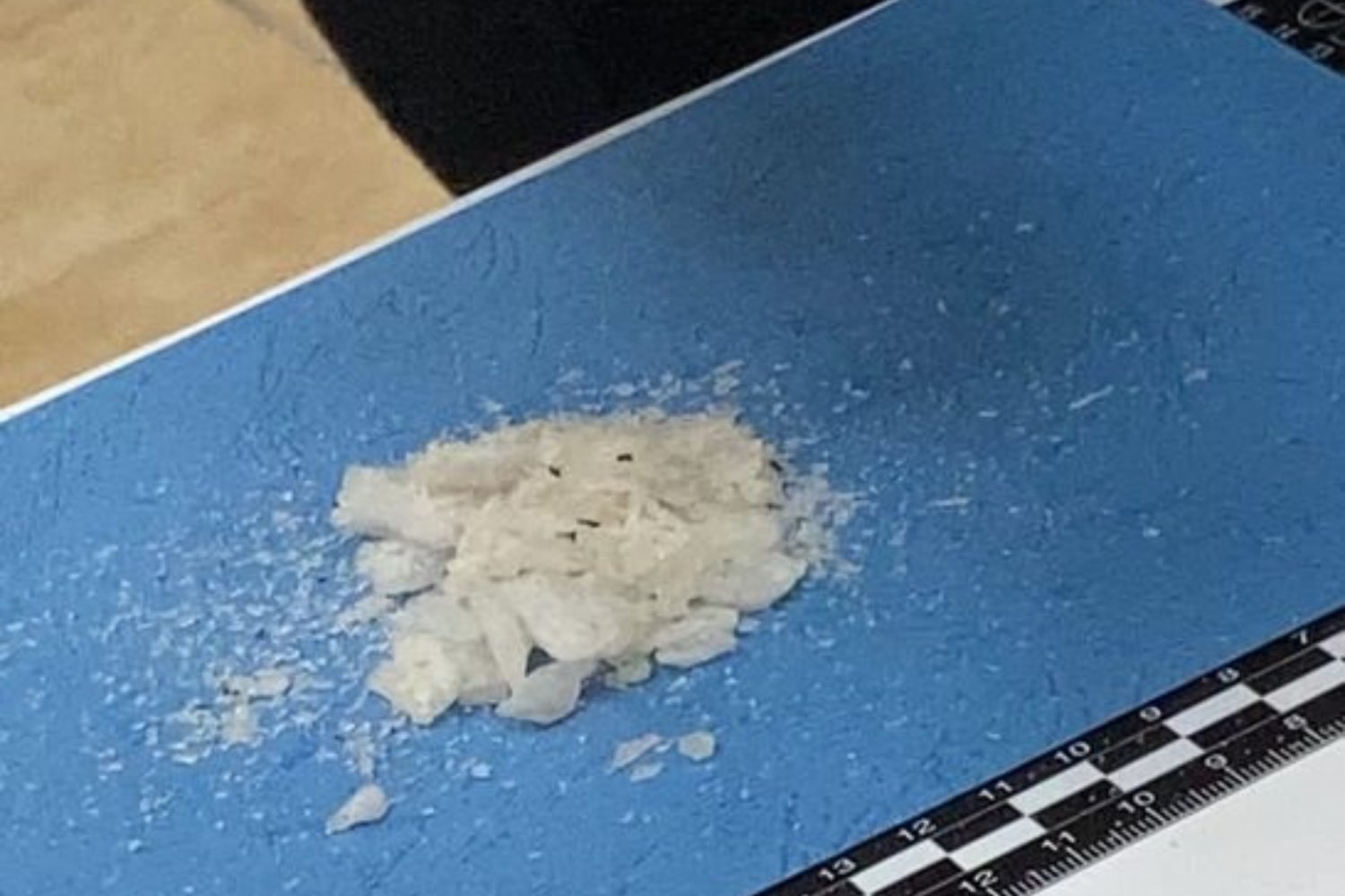 Złotoryja. Przyszedł z narkotykami do komendy, bo miał wysypkę.