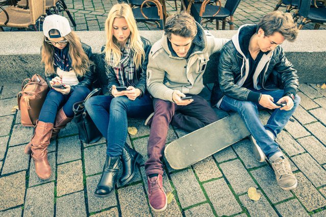 Smartfony – ilu ludzi nie potrafi już bez nich żyć?