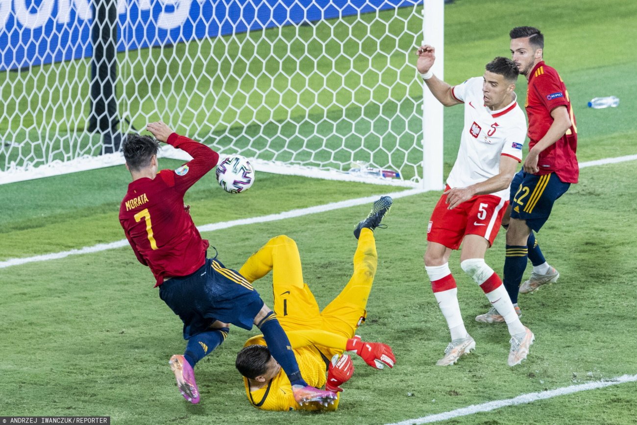 Jan Bednarek walczył w defensywie z poświęceniem własnego zdrowia. Jan Bednarek walczył w defensywie z poświęceniem własnego zdrowia.