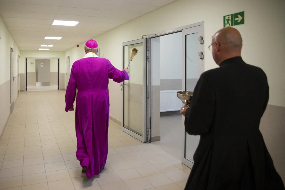 Połowa Polaków nie chce religii w szkołach. Na zdjęciu rozpoczęcie roku szkolnego w pierwszej w Polsce szkole metropolitalnej.