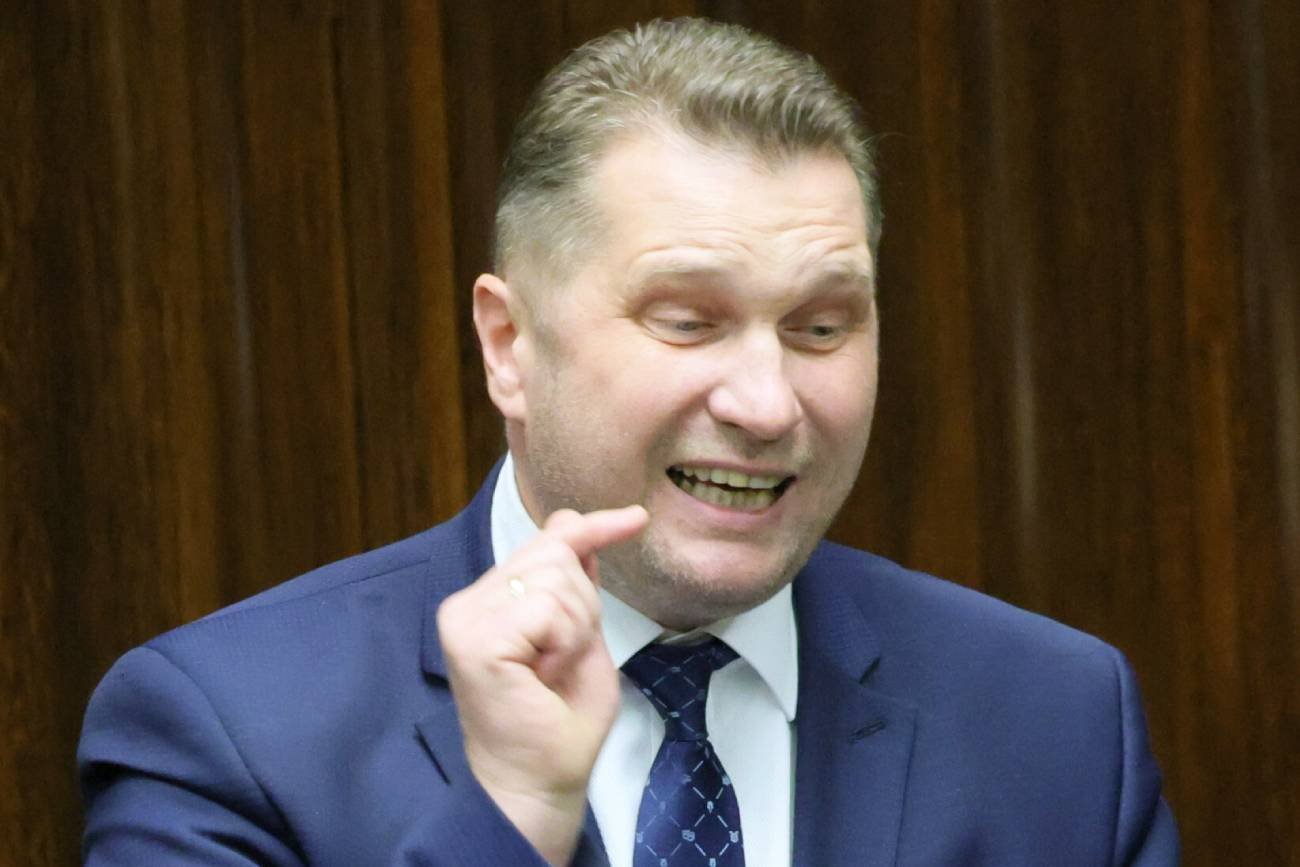 Przemysław Czarnek o bójce uczniów w Kluczborku. Wskazał odpowiedzialnego
