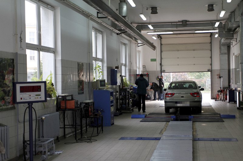 Brak ważnego badania technicznego może wpłynąć na ubezpieczenie samochodu