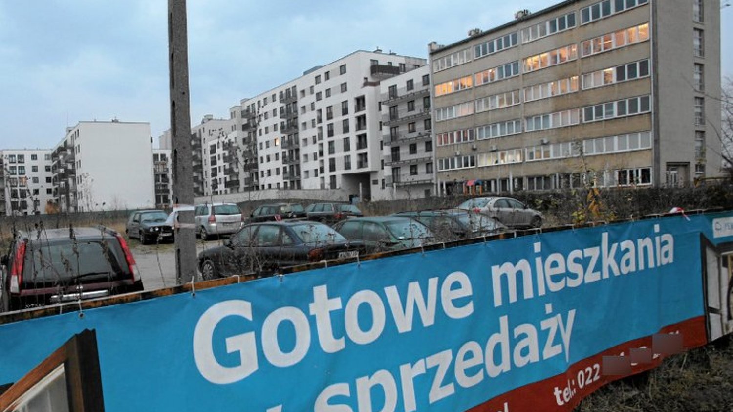 Czy opłaca się kupić mieszkanie? To pytanie zadaje sobie wielu Polaków, głównie młodych.