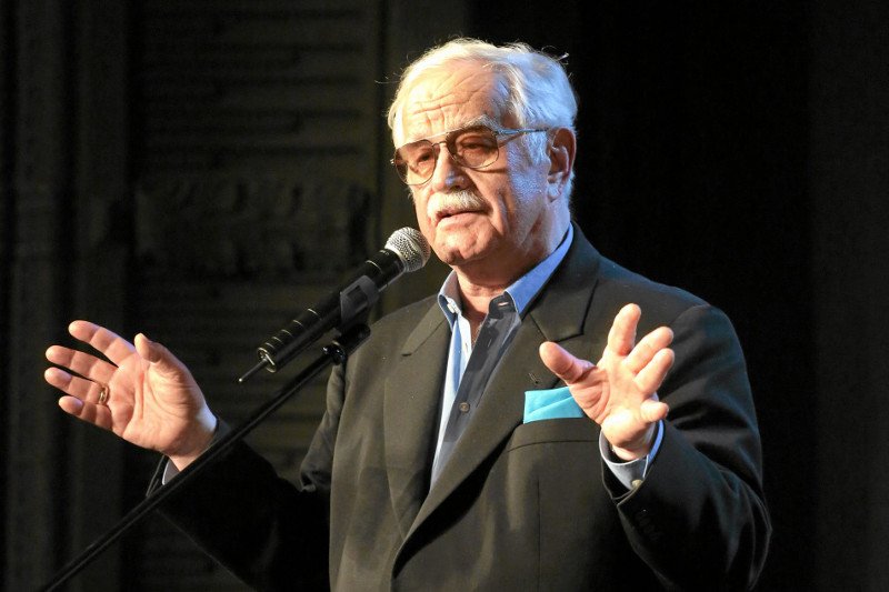 Jan Pietrzak myślał, że jego jubileusz odbędzie się w Opolu. Ale w Warszawie też było gorąco.