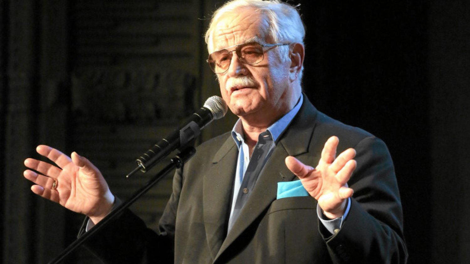 Jan Pietrzak myślał, że jego jubileusz odbędzie się w Opolu. Ale w Warszawie też było gorąco.