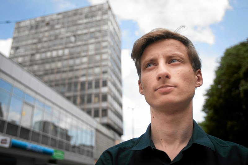 Franciszek Sterczewski startujący do Sejmu z list Koalicji Obywatelskiej, zaproponował dziennikarzowi maść na "ból dupy"