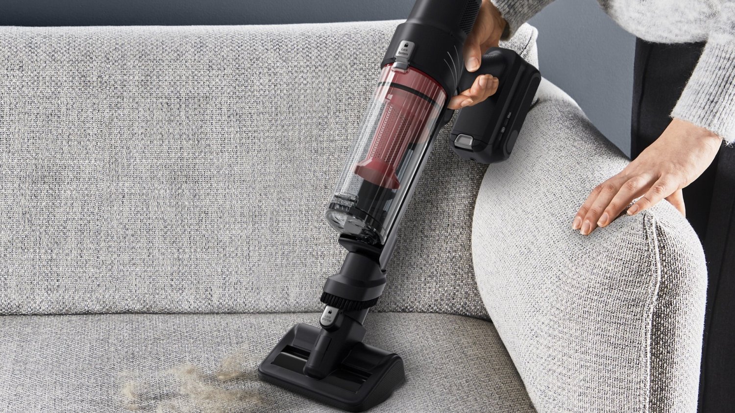 Wszechstronny i lekki odkurzacz pionowy TEFAL X-Pert 7.60 trafił na promocję. Ostatnio kosztował ok. 800 zł, a teraz jego cena spadła do 600 zł.