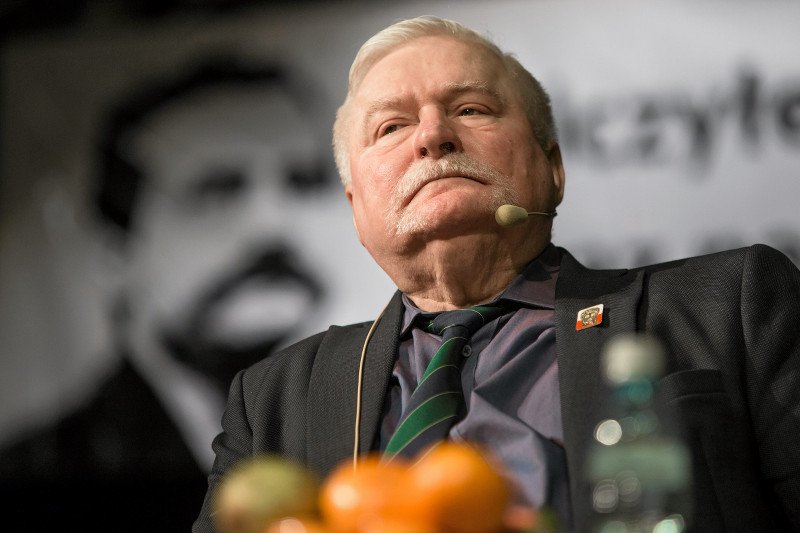 Lechowi Wałęsie nie podoba się podwójne zwycięstwo Macrona we Francji. Mówi też o Jarosławie Kaczyńskim i miesięcznicy smoleńskiej.