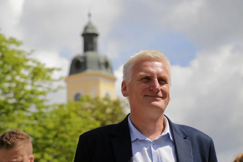 Wojciech Koronkiewicz – lewicowy radny Białegostoku. Do RM wszedł z list SLD, obecnie wsparł inicjatywę Roberta Biedronia.