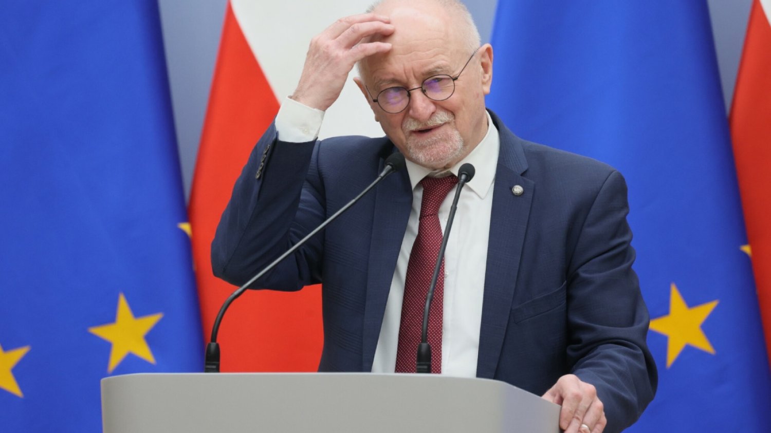 Atak na prof. Malickiego w centrum Warszawy. Prokuratura zamyka sprawę. Atak na prof. Malickiego. Prokuratura umorzyła śledztwo i mówi o wypadku.