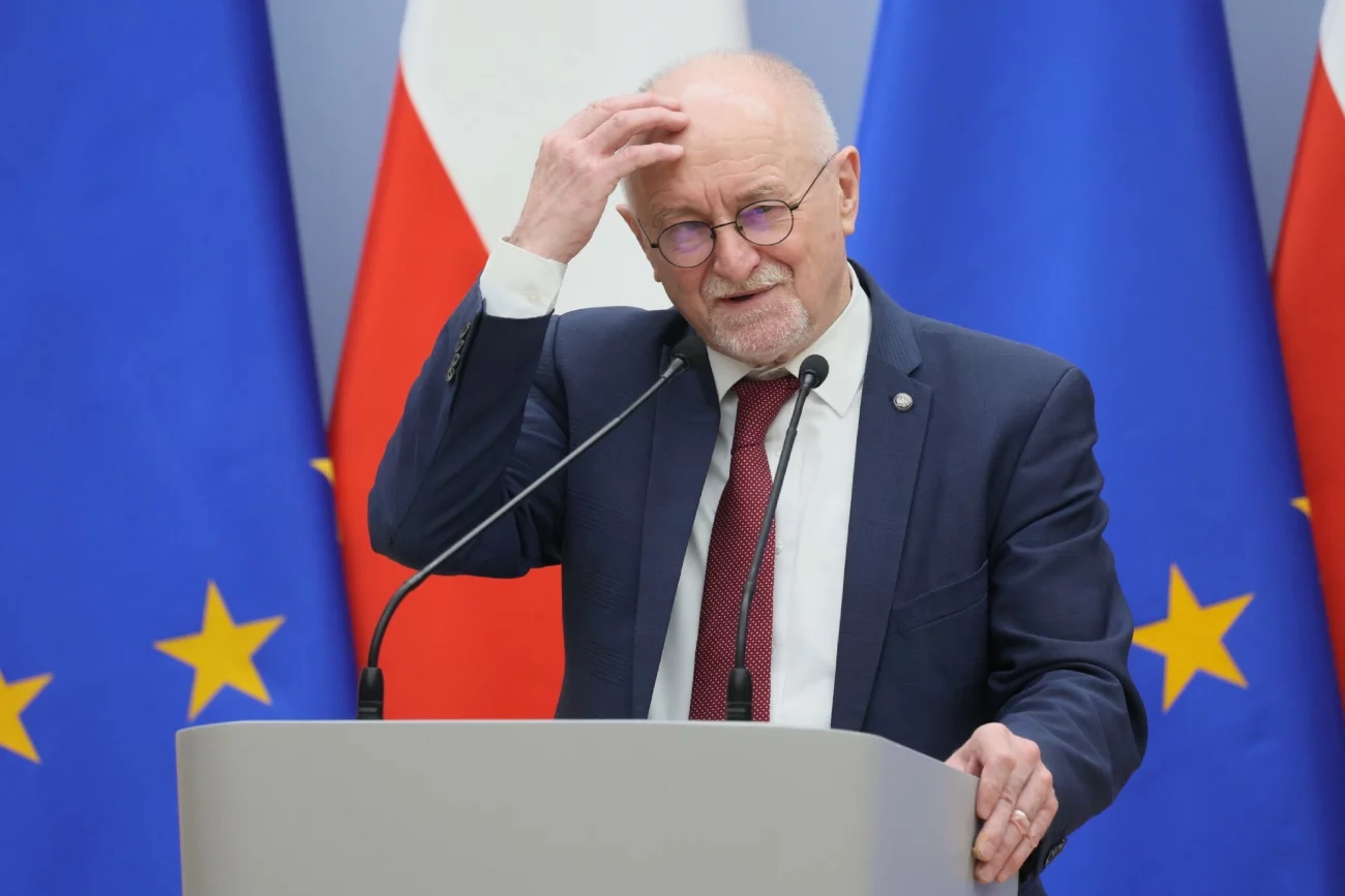 Atak na prof. Malickiego w centrum Warszawy. Prokuratura zamyka sprawę. Atak na prof. Malickiego. Prokuratura umorzyła śledztwo i mówi o wypadku.