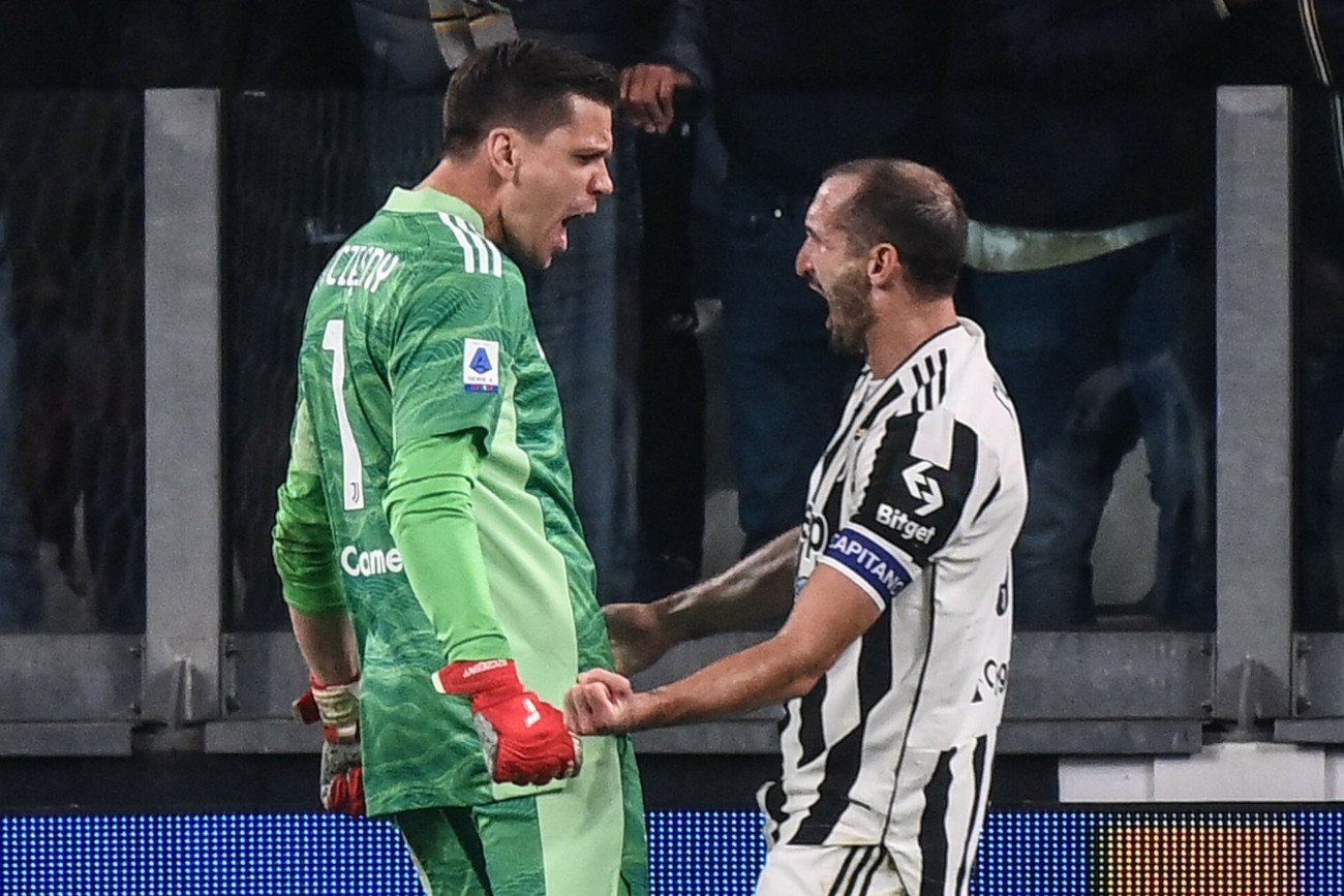 Wojciech Szczęsny w meczu Juventusu z Romą obronił rzut karny pod koniec pierwszej połowy hitu Serie A.