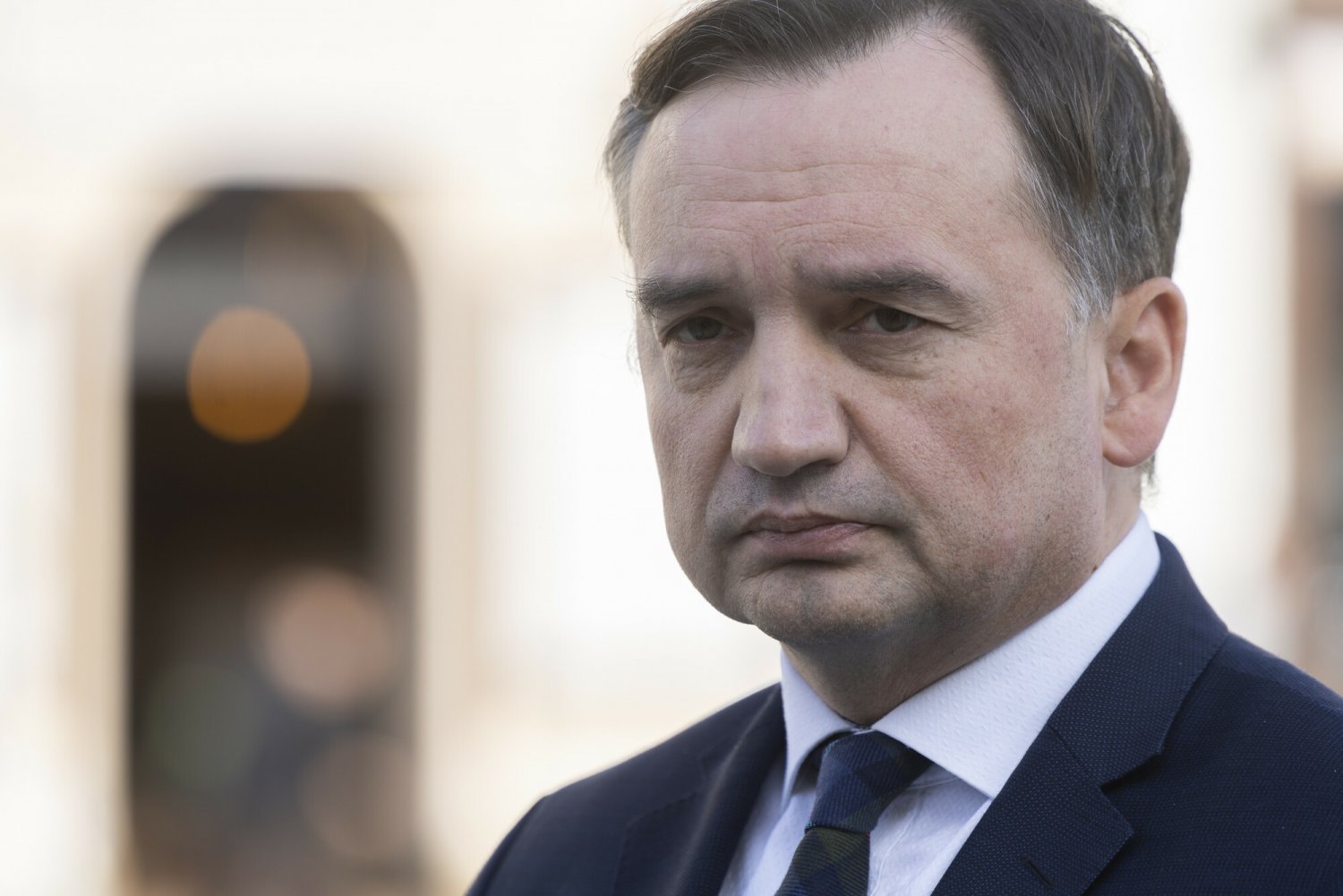 Anita Kucharska-Dziedzic planuje przesłuchać Zbigniewa Ziobrę nawet, gdy ten będzie leżał w szpitalu.