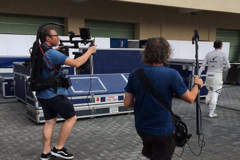 Dziennikarz zarejestrował ekipę Netflixa, która nie opuszczała Kubicę ani na krok.