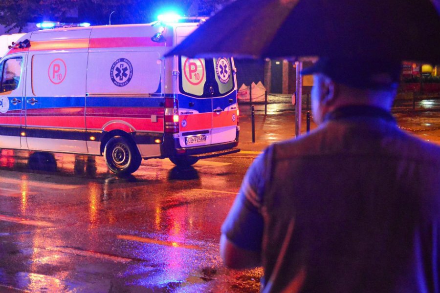 Nie żyje 12-latka, która w zeszłą środę topiła się w basenie. Przyjechała z mamą na ferie do Łomnicy z powiatu otwockiego.