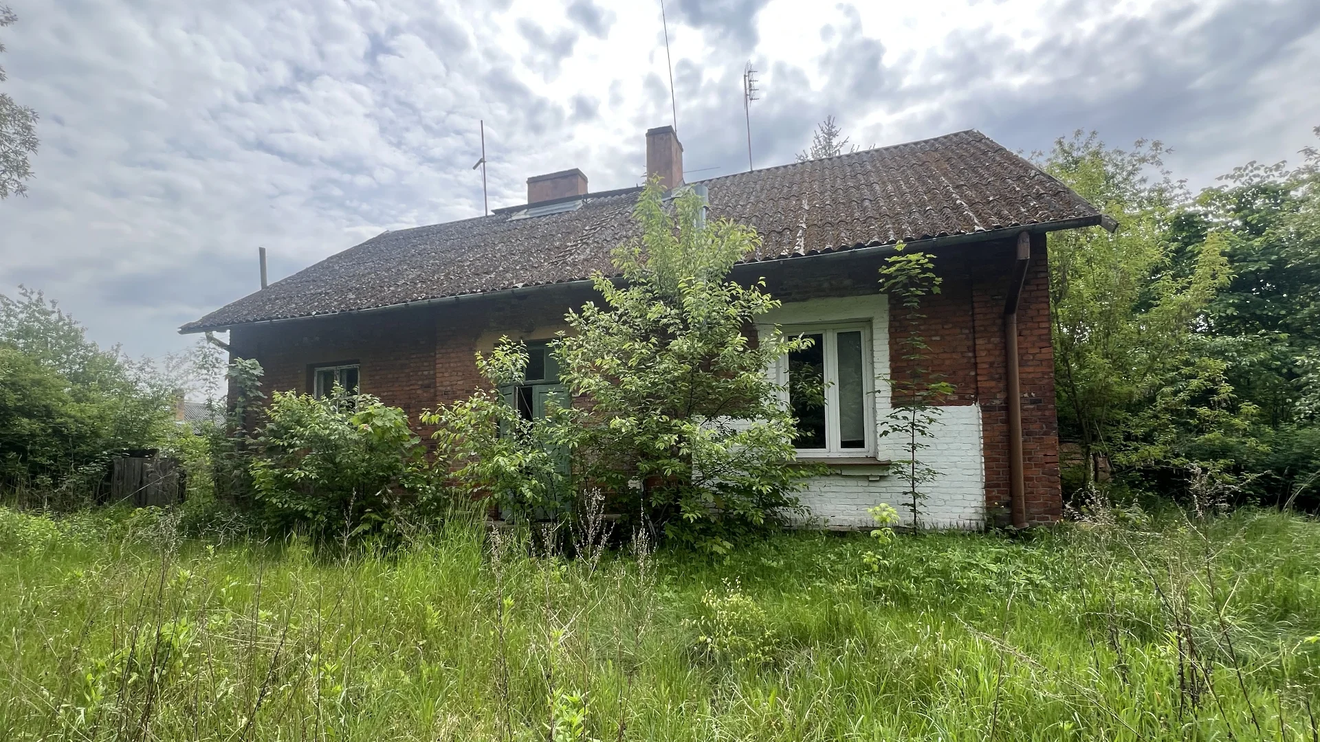 Ceglany budynek PKP S.A. na sprzedaż