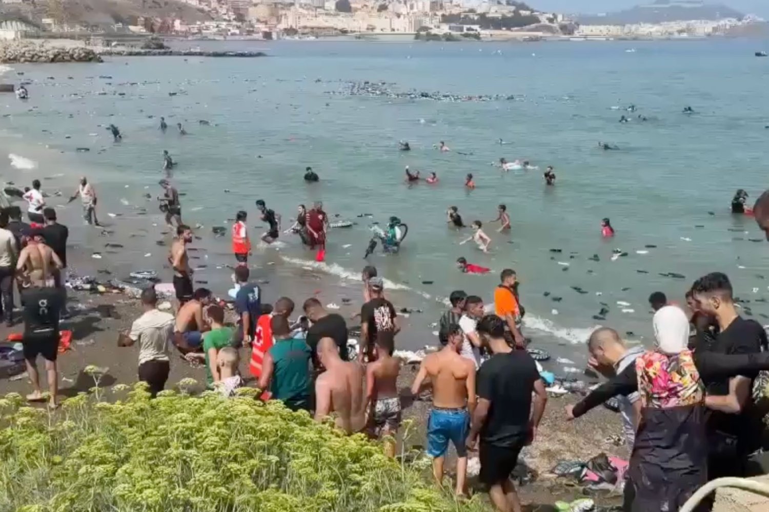 Ceuta, migranci, kryzys migracyjny, nielegalni imigranci