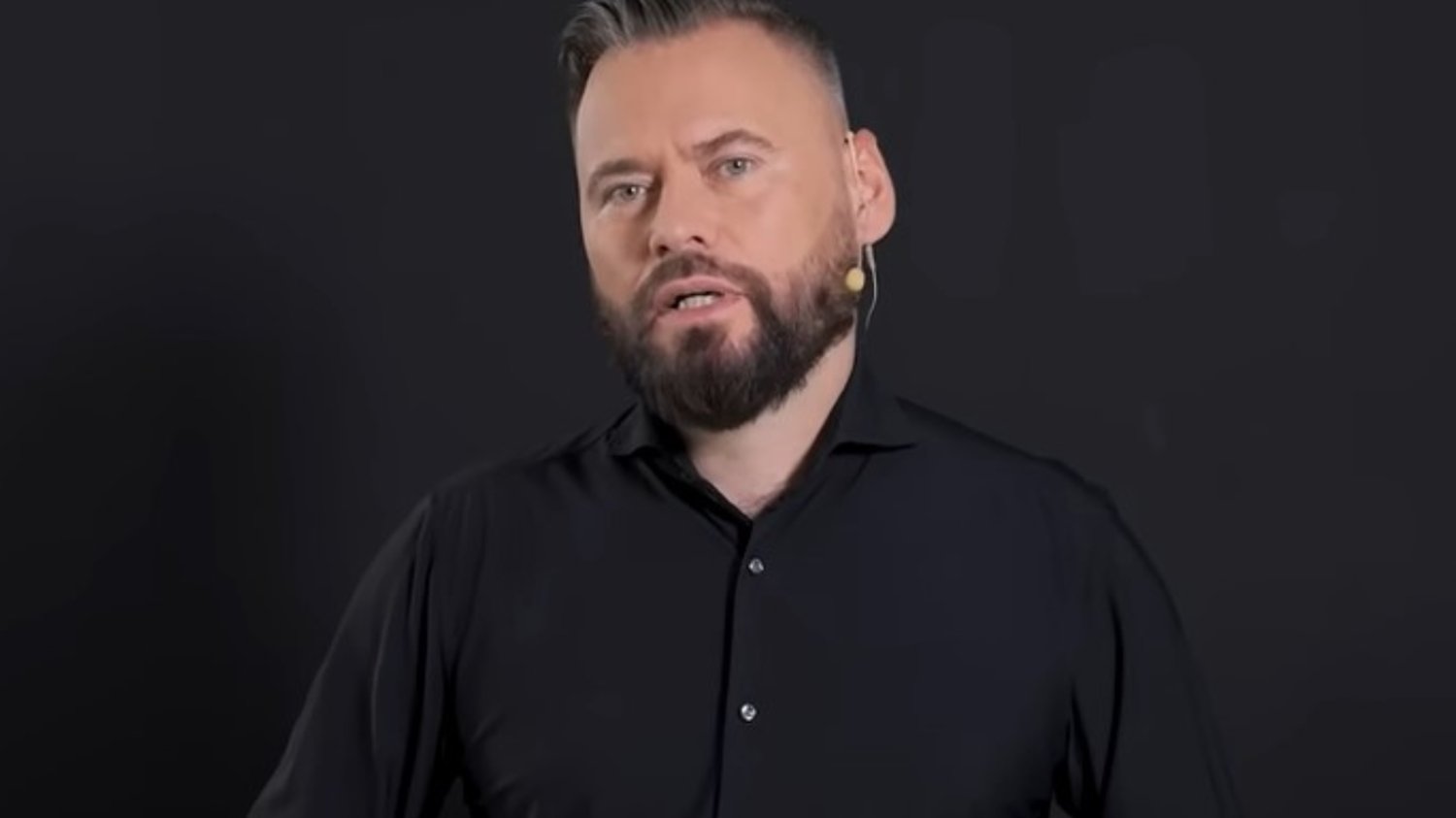 Debata w Kanale Zero Sykulski-Bartosiak odwołana. Stanowski tłumacz.