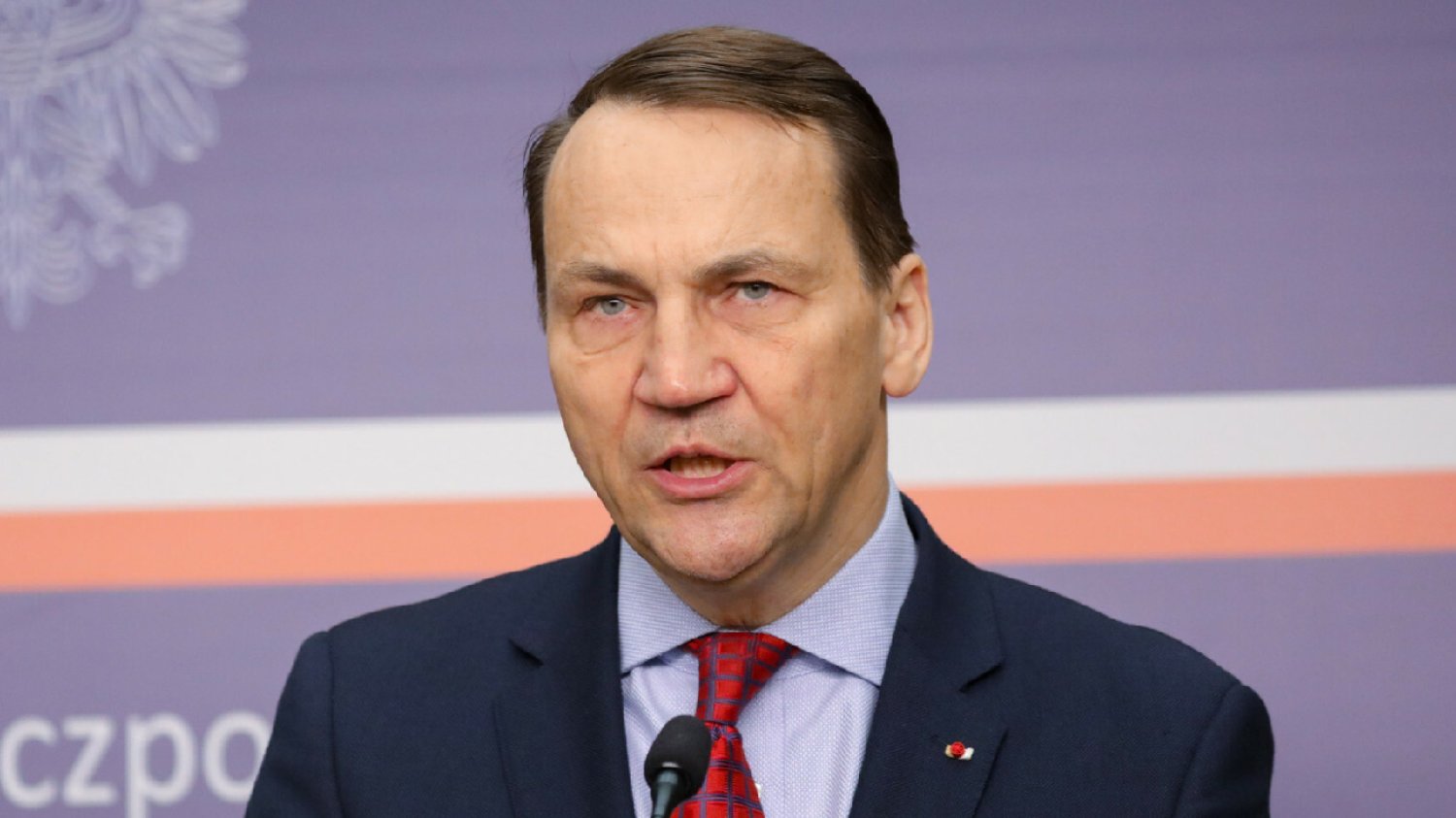 Radosław Sikorski wyjaśnia, o co chodzi z rosnącym PKB Rosji.