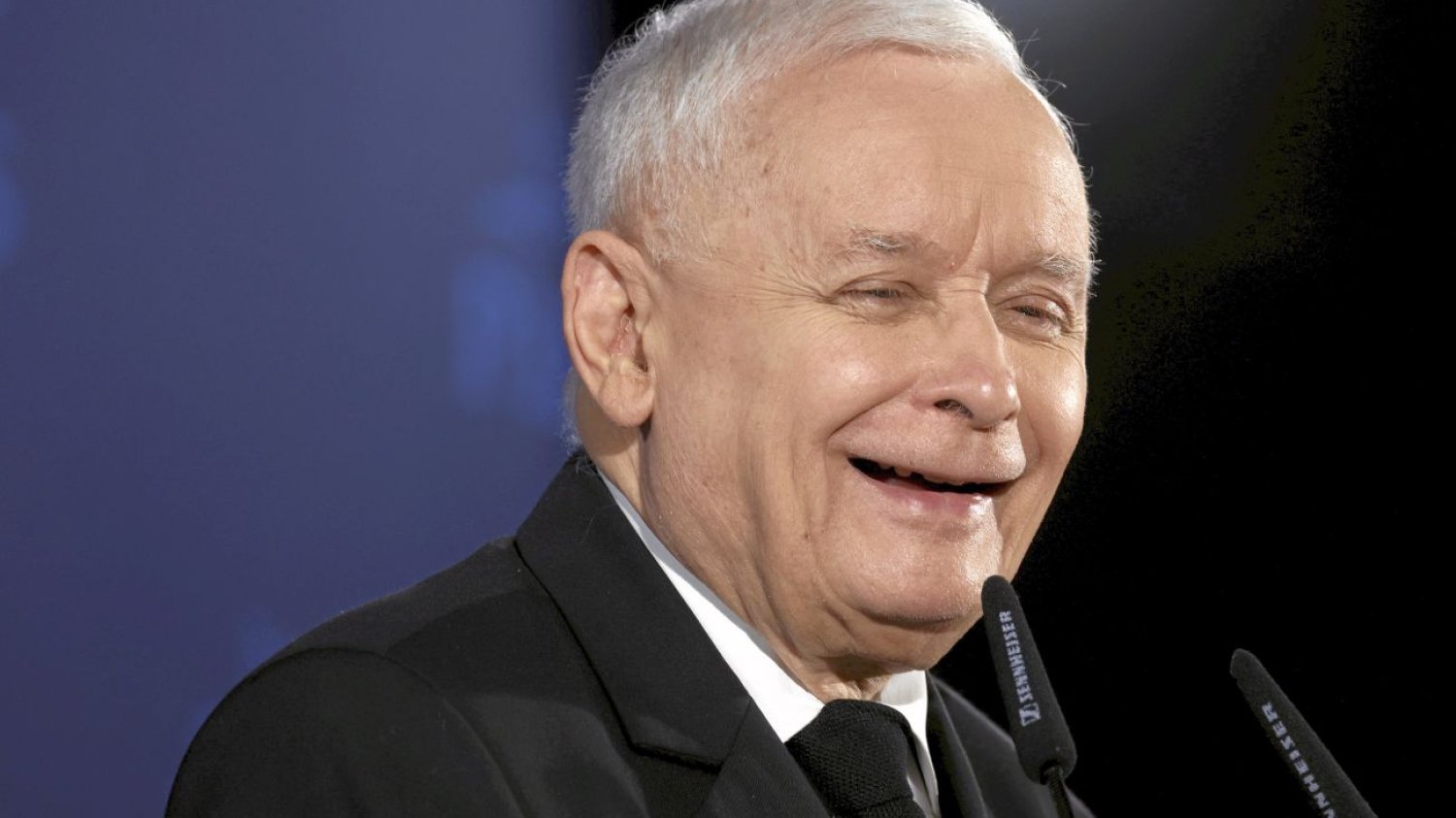 PiS przed KO w najnowszym sondażu. Aż 5 partii na granicy dostania się do Sejmu