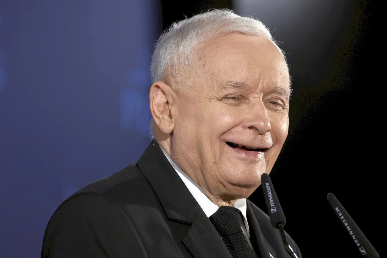 PiS przed KO w najnowszym sondażu. Aż 5 partii na granicy dostania się do Sejmu