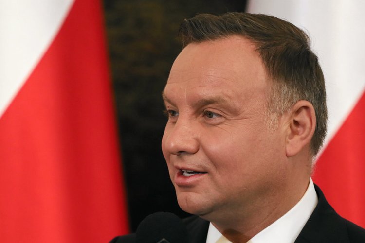 Prezydent Andrzej Duda przyjął ślubowanie od nowych sędziów TK. Internet reaguje.