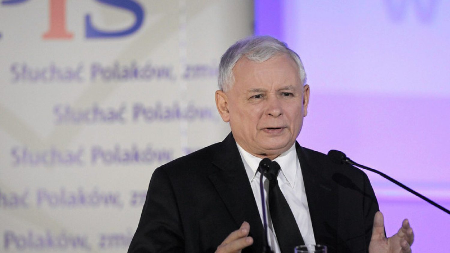 Jarosław Kaczyński podczas spotkania z wyborcami w OIsztynie.