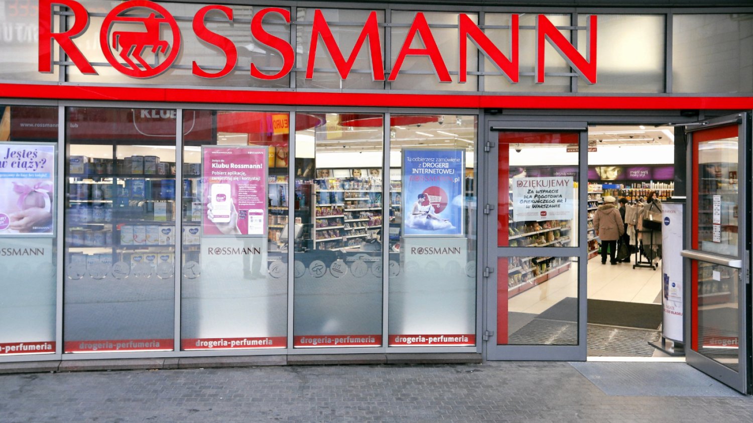 Produkty można zwrócić w dowolnym Rossmannie, bez zbędnych formalności, i otrzymać zwrot kosztów.