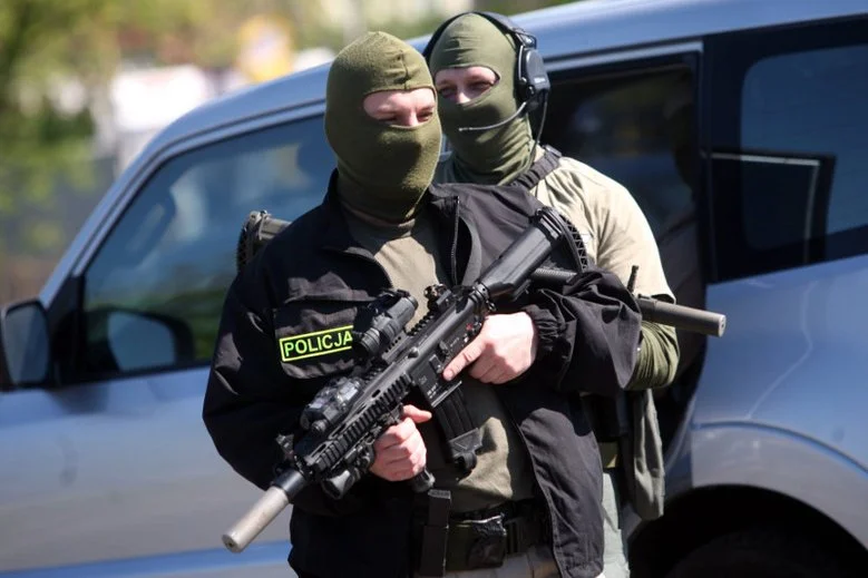 Policja poszukuje sprawców nocnej strzelaniny w podwarszawskich Ząbkach.