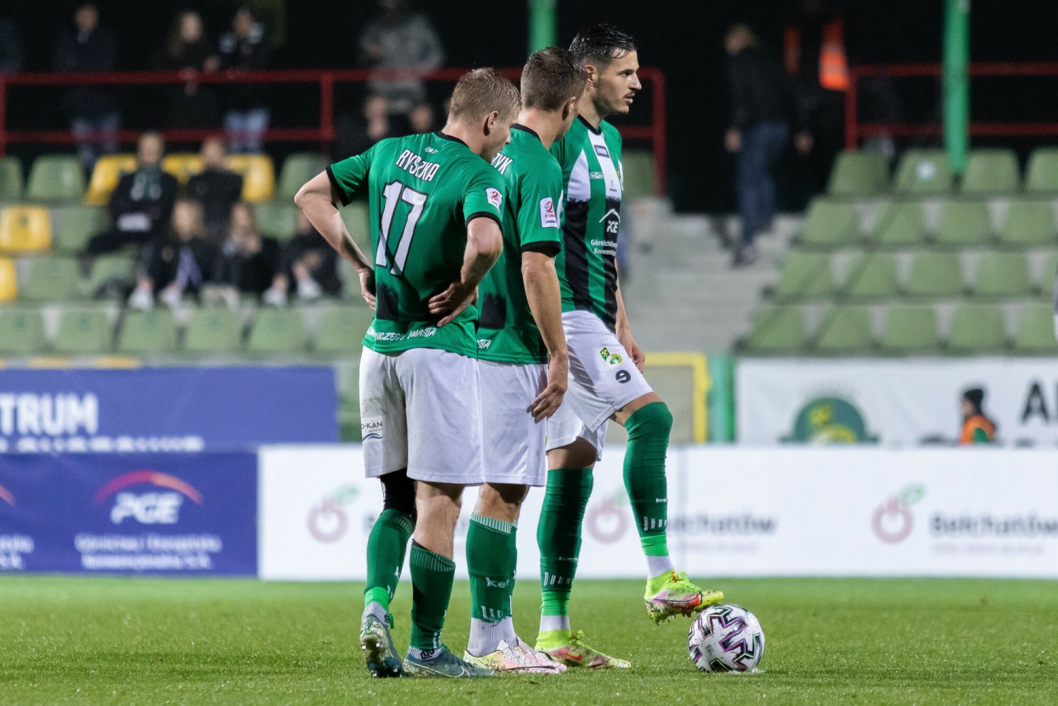 Piłkarze szukają klubów, drużyna została wycofana z II ligi. To koniec GKS-u Bełchatów