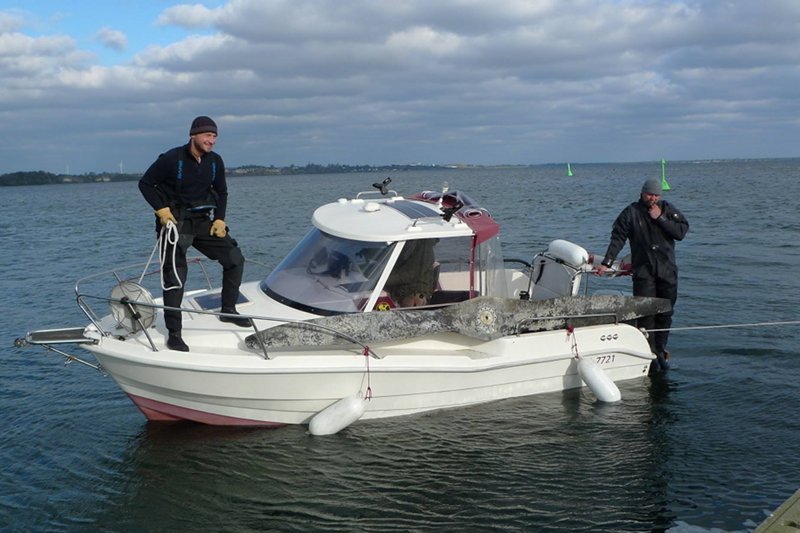 Wydobyte z Zatoki Puckiej śmigło wodnosamolotu.