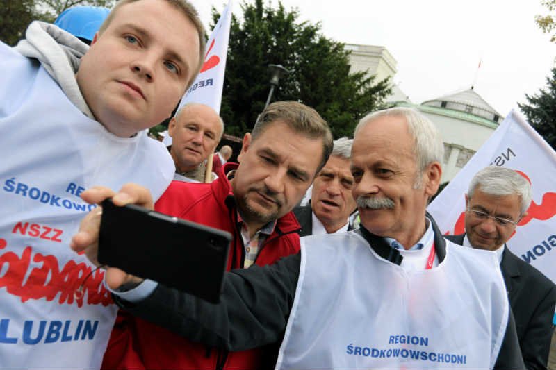 Związkowcy kochają Piotra Dudę. Na zdjęciu protest pod Sejmem 04.09.2015 r.