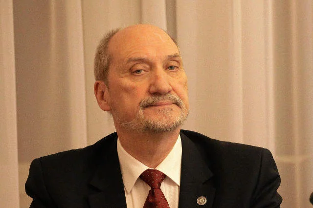 Antoni Macierewicz powołał nową komisję smoleńską.