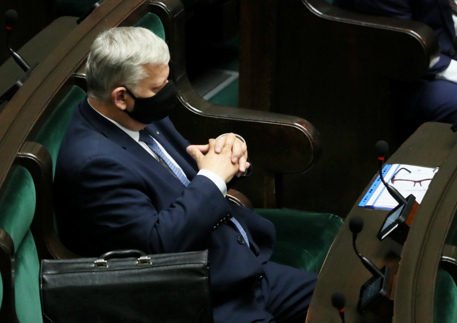 Suski sam na sali. Gdzie podziali się posłowie PiS, którzy jeszcze chwile temu opowiadali się za Lex TVN?