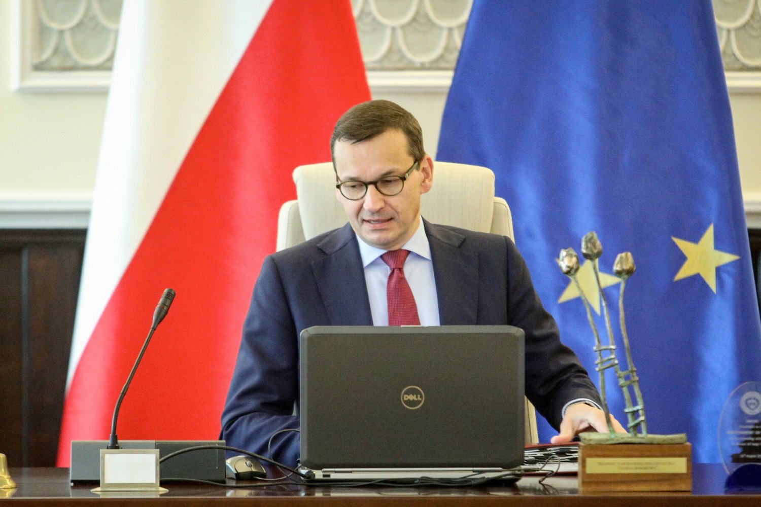 Jest reakcja premiera na cyberataki na Ukrainie. W Polsce będzie stopień alarmowy.