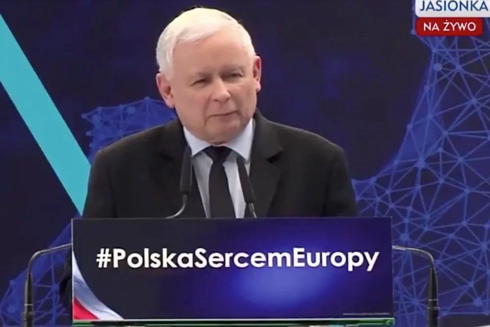 Jarosław Kaczyński potępił na konwencji PiS w Jasionce atak na dzieci, jakim ma być zdaniem prezesa edukacja seksualna w szkołach na temat LGBT.