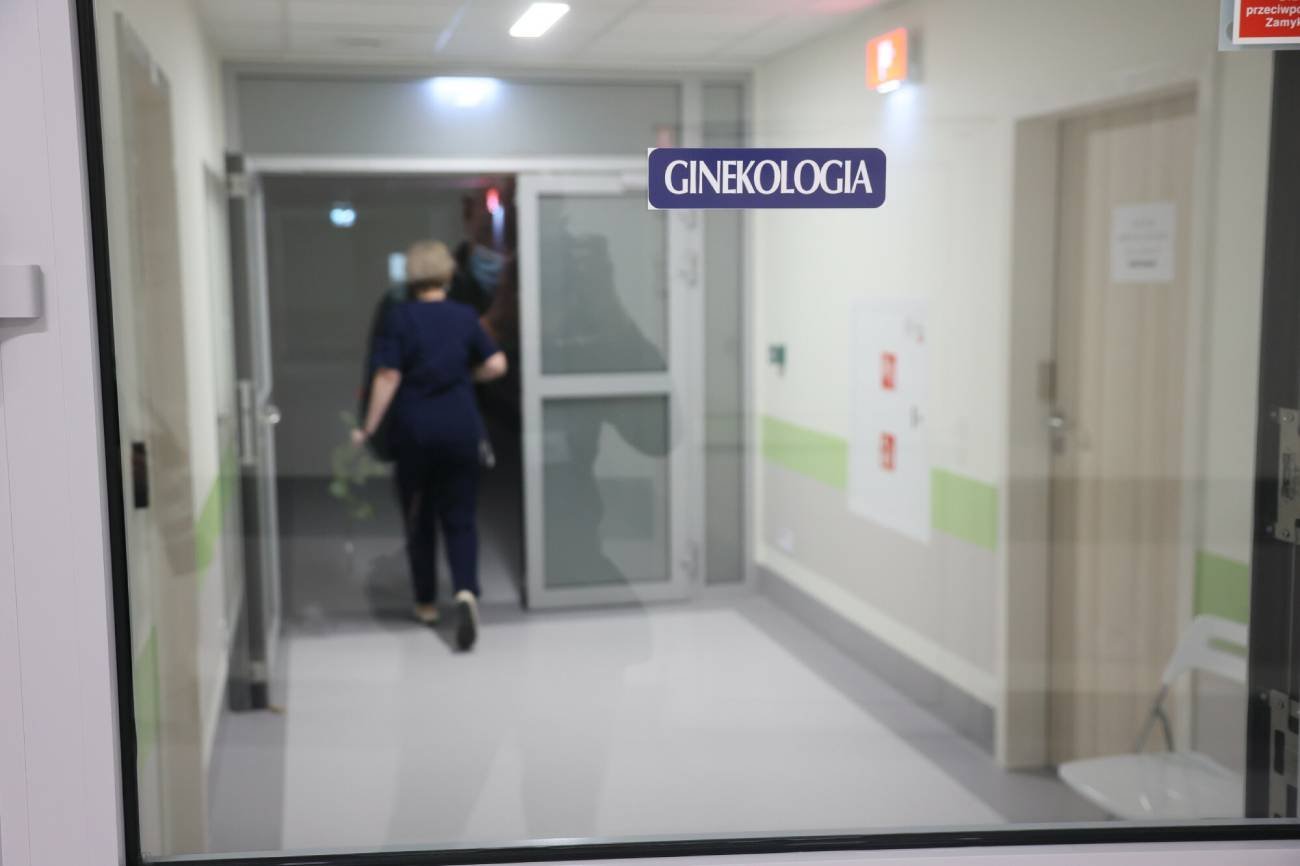 Policjanci osaczyli pacjentkę, która zażyła tabletkę poronną